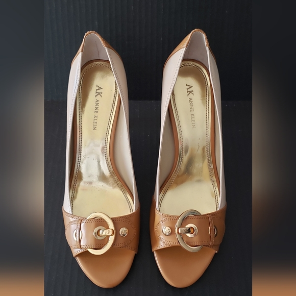 Anne Klein Women's Ivory & Natural Leather Open Toe Pumps. Size 10. - Picture 3 of 8